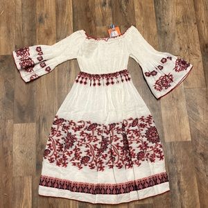 - Chelsea and viloet dress size small